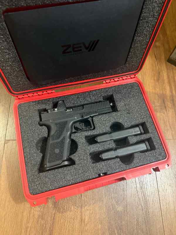 Zev Oz9 (Two frames)