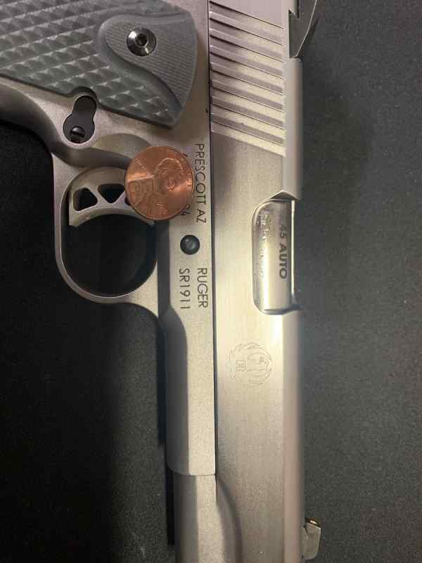 Ruger SR1911 Commander 45 